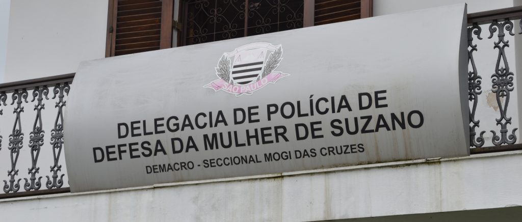 Caso de perseguição em Suzano resultou em medida protetiva para a vítima; suspeito alegou motivação religiosa para o comportamento. (Foto: Reprodução / Rede Alto Tietê TV)