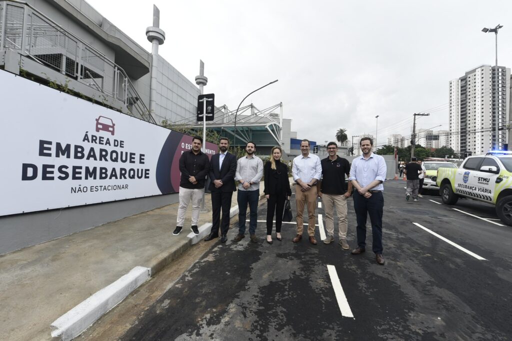 Novo bolsão de veículos em Guarulhos visa dar mais fluidez ao tráfego e segurança para motoristas e pedestres. (Foto: Divulgação/Secom Guarulhos)
