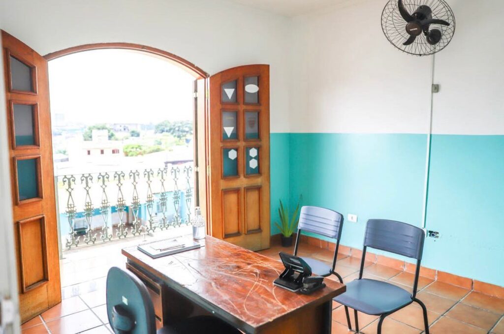 O CAPS AD II oferece suporte biopsicossocial em ambiente acolhedor para moradores que buscam superar a dependência. (Foto: Divulgação/Prefeitura de Ferraz)