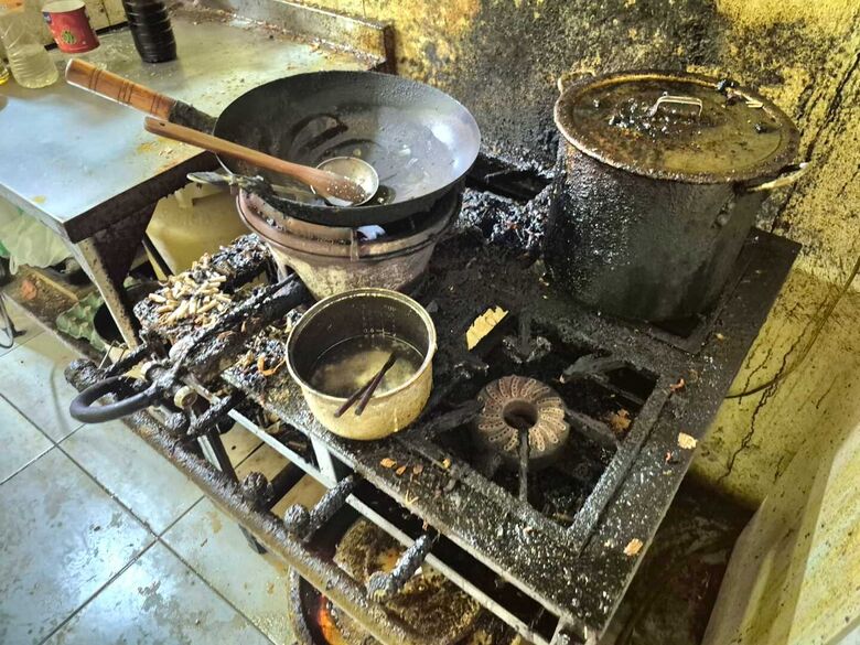 Estabelecimento em Suzano com as portas fechadas após vistoria dos agentes de saúde; local segue sem previsão de reabertura. (Foto: Divulgação/Vigilância Sanitária Suzano)