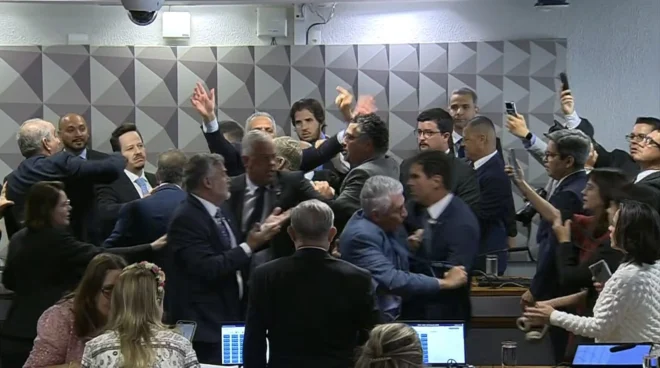 Plenário do Senado registra tensão entre senadores durante deliberação sobre os sigilos bancário e fiscal na CPMI do INSS. (Foto: Agência Senado)