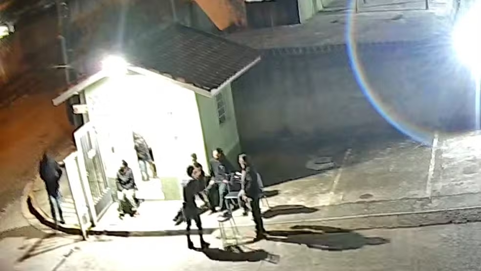 Policiais civis e militares realizaram a detenção do suspeito, que foi encaminhado à delegacia para prestar depoimento. (Foto: Divulgação/Polícia Civil)