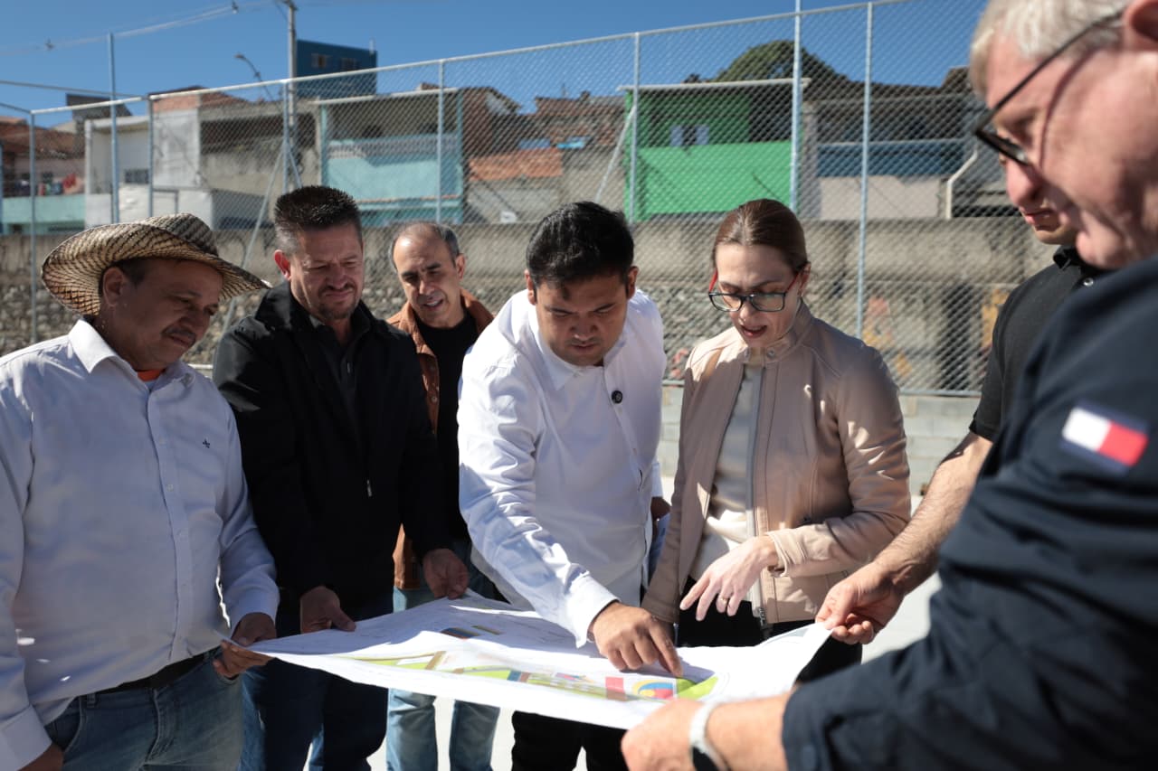 REVITALIZAÇÃO DE PRAÇA NO CIDADE MIGUEL BADRA AVANÇA COM CONCRETAGEM DE PISTA DE SKATE E SISTEMA DE DRENAGEM