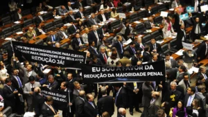 Gustavo Lima/Câmara dos Deputados) Leia mais em: https://veja.abril.com.br/brasil/pesquisa-o-que-o-brasileiro-pensa-sobre-reduzir-a-maioridade-penal-para-16-anos/